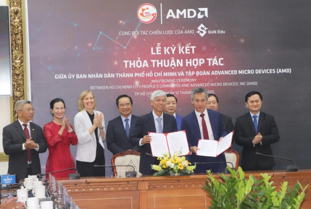 Lễ ký kết thoả thuận hợp tác giữa uỷ ban nhân dân TP.HCM và Tập đoàn AMD (Hoa Kỳ)